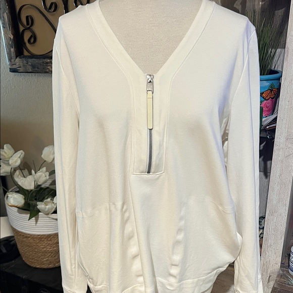 Athleta Elegant Cream V-Neck Zip Women's Top - Picture 1 of 9